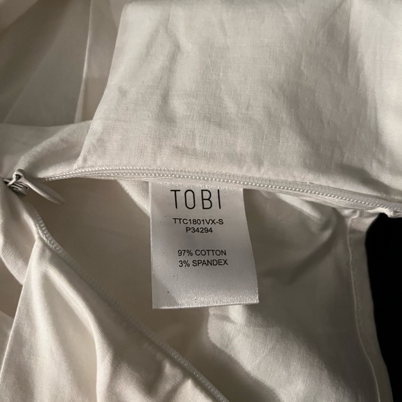 Tobi Joanne White One Shoulder Crop Top - Size Medium - Picture 9 of 11